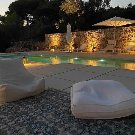 Holiday home Trullo Dei Silvi 1
