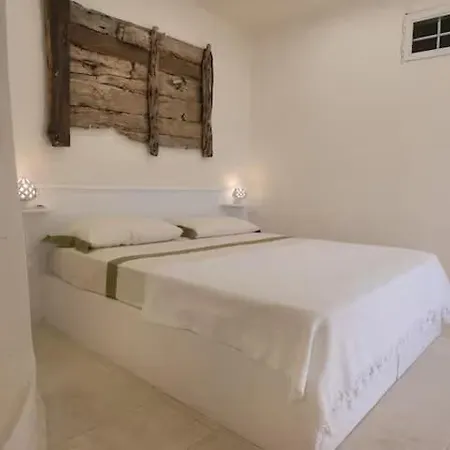 Holiday home Trullo Dei Silvi 1